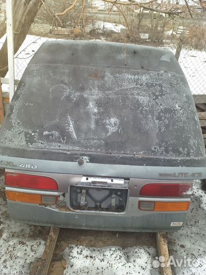 Задняя дверь