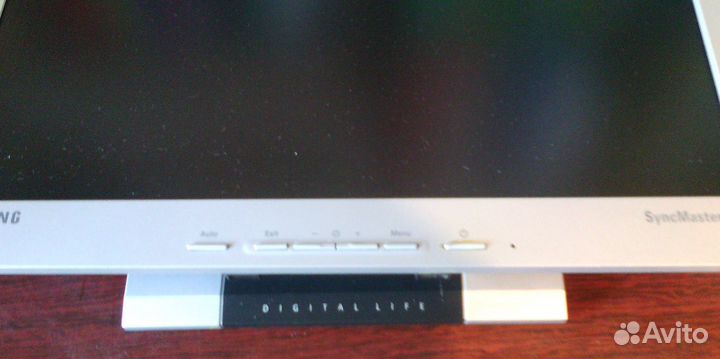 Монитор ЖК 15 дюймов