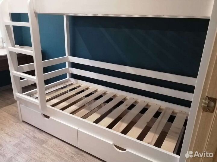 Двухъярусная кровать
