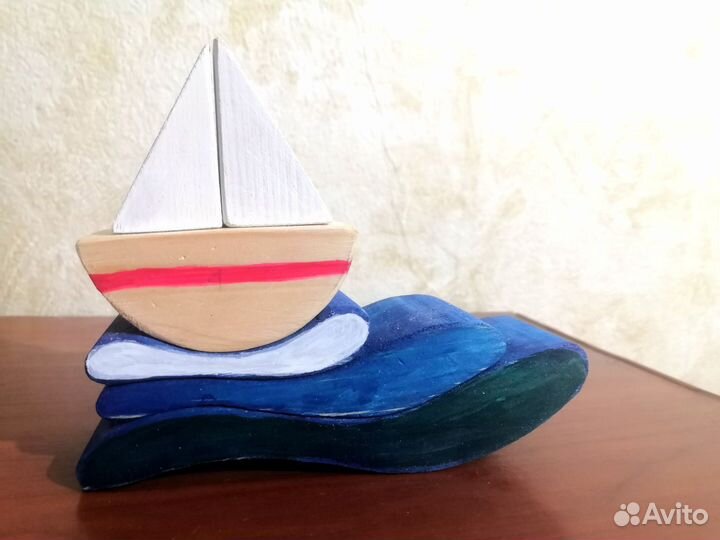 Кораблик игрушка