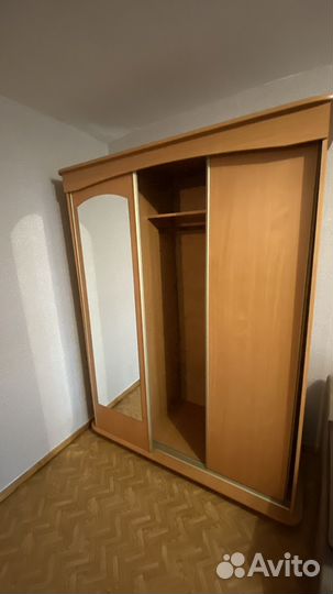 Шкаф