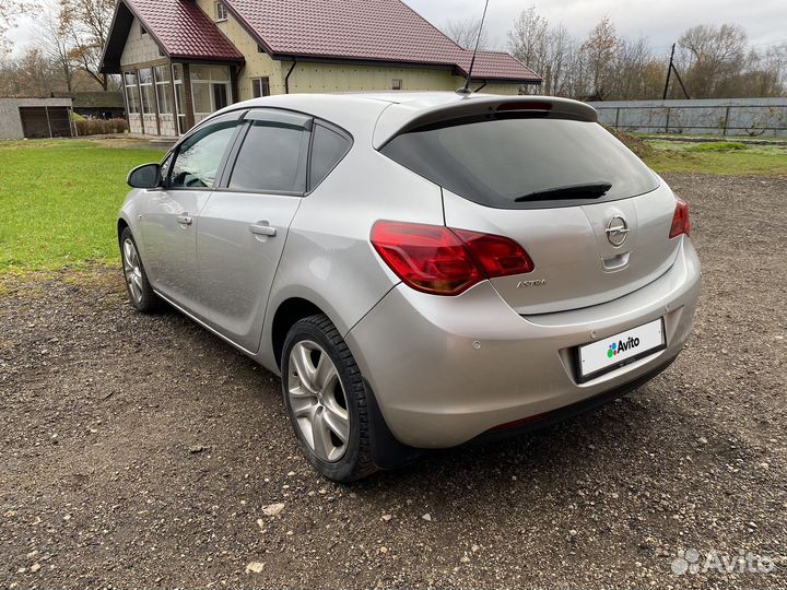 Opel Astra 1.6 МТ, 2011, 173 435 км