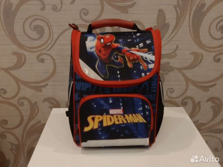 Школьный рюкзак