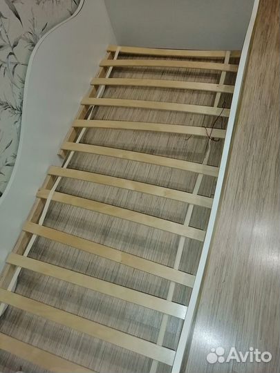 Детская кровать от 3 лет с бортиками и матрасом