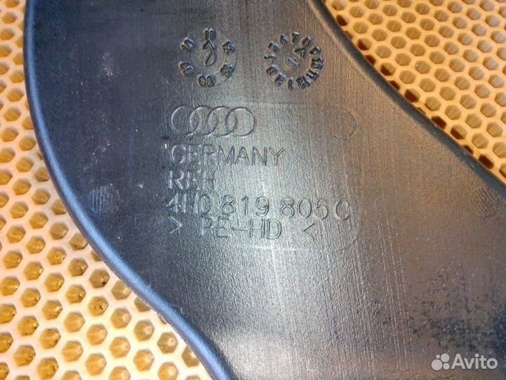 Воздуховод салона Audi A8 D4 long 4.2 cdra 2011