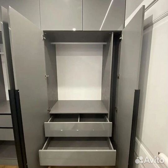 Шкаф распашной