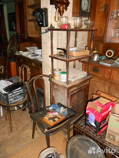 Антикварная тумбочка