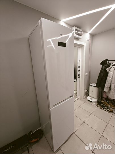 Холодильник Beko rcnk335E20VW