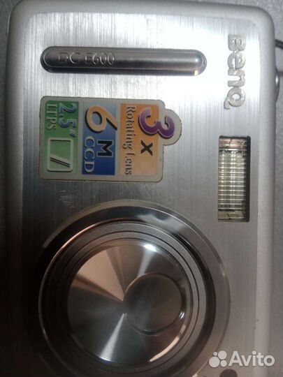 Компактный фотоаппарат