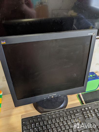 Монитор Viewsonic va703b