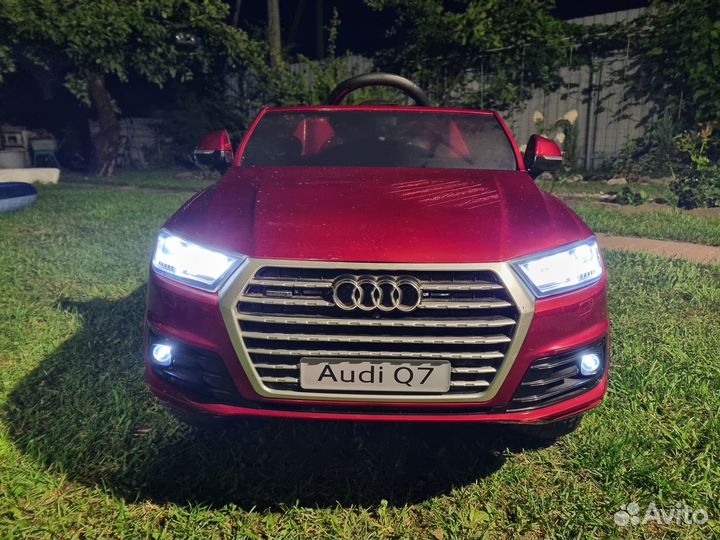 Электромобиль Audi Q7 12V/10Ah