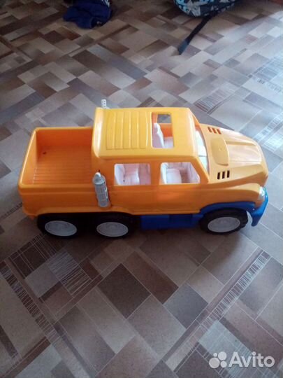 Игрушка грузовик