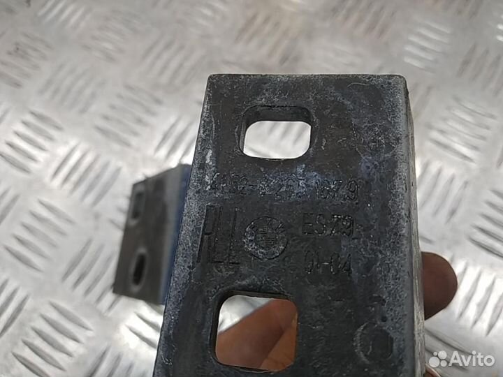 Петля двери задней левой нижняя BMW 5-Series/M5