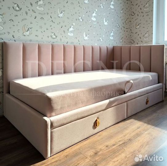Детская кровать с мягкими бортиками