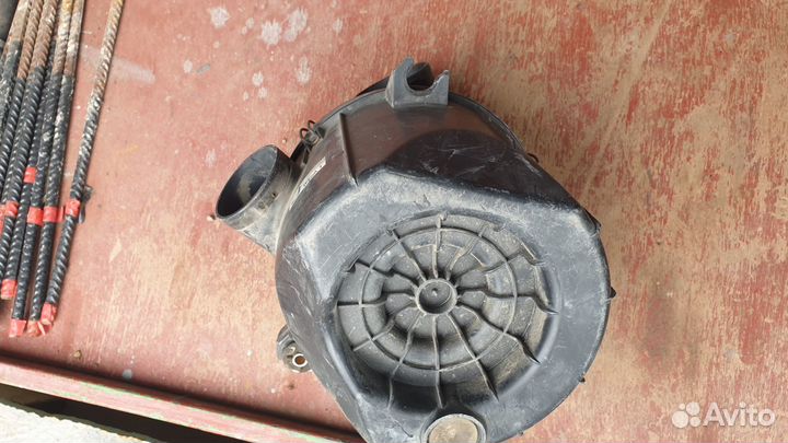 Корпус воздушного фильтра на mazda bongo SK54