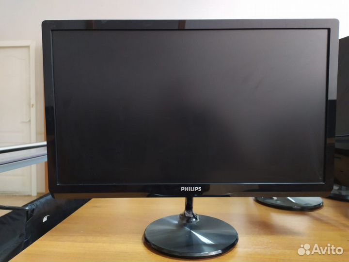 Монитор Philips 21.5