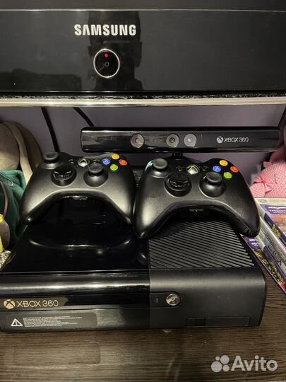 Xbox 360 E + kinect + 2 джойстика(геймпада) + Игры