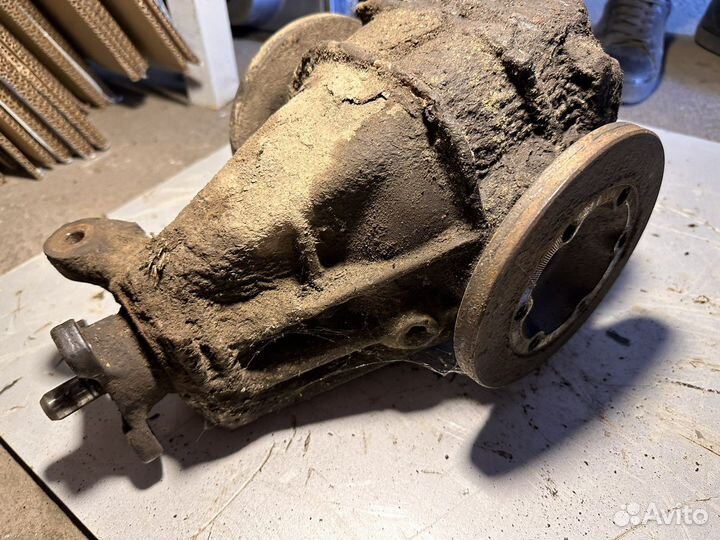 Рудуктор заднего моста w201