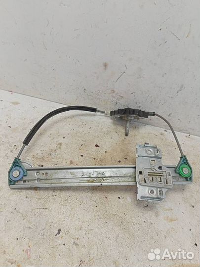 Стеклоподъемник механический задний правый