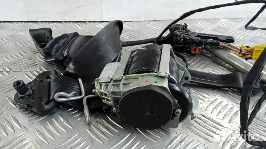 Ремень безопасности с пиропатроном сиденья передне