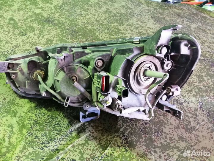 Фара mitsubishi outlander 2