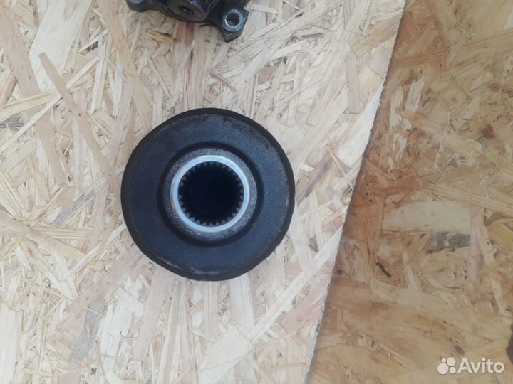 Хвостовик раздатки Pajero 4