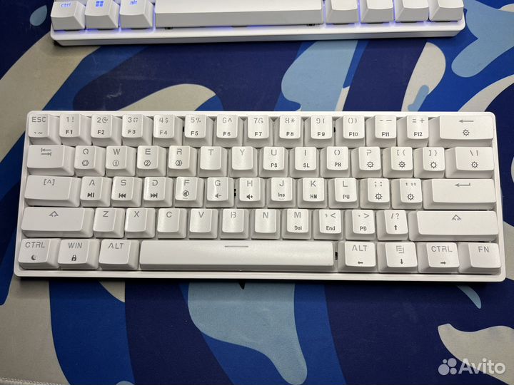Механическая клавиатура GK 61 yellow switches