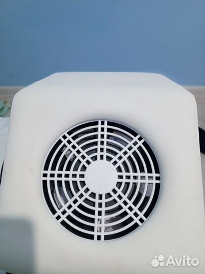 Вытяжка, пылесос подставка для маникюра