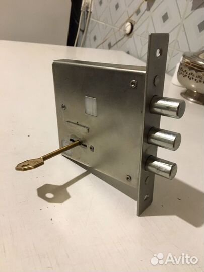 Замок внутренний