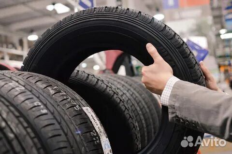 Westlake SA37 215/45 R17