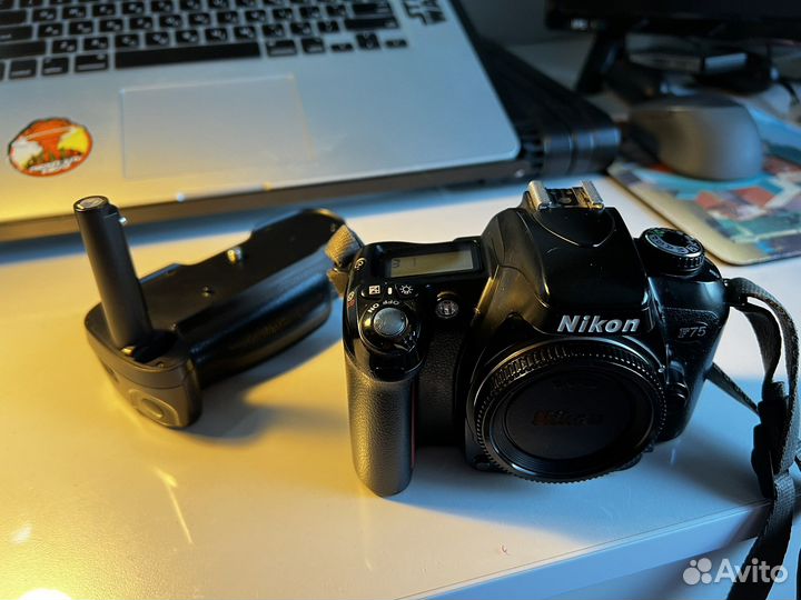Зеркальный фотоаппарат Nikon F75 body, плёночный