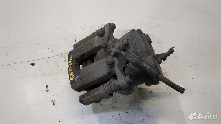 Суппорт Audi Q3, 2015