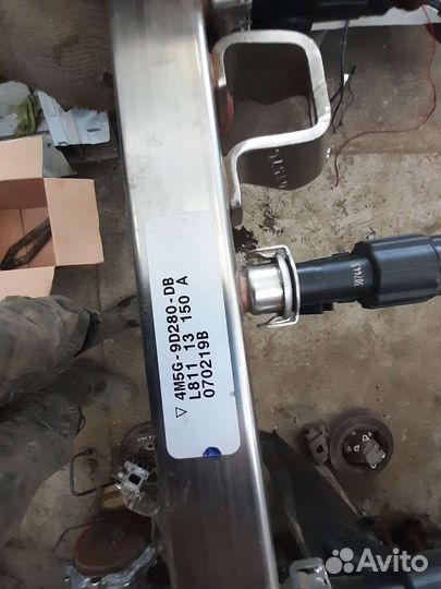 Топливная рейка Ford Focus