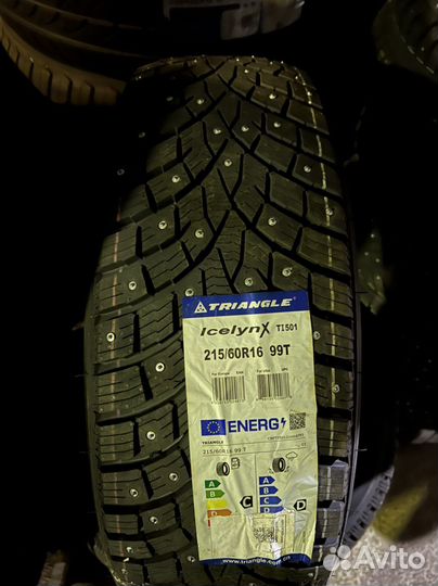 Triangle IcelynX TI501 215/60 R16 99T