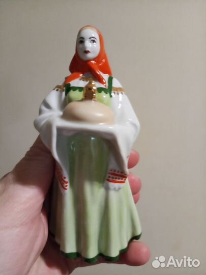 Фарфоровые статуэтки