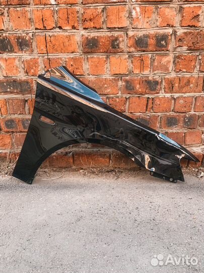 Крыло переднее правое на mitsubishi lancer 10
