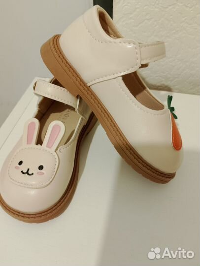 Туфли для девочки 25 размер новые