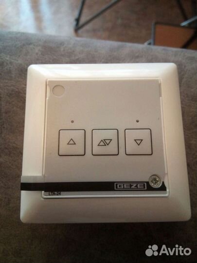 Выключатель вентиляции geze AS500 LTA-24