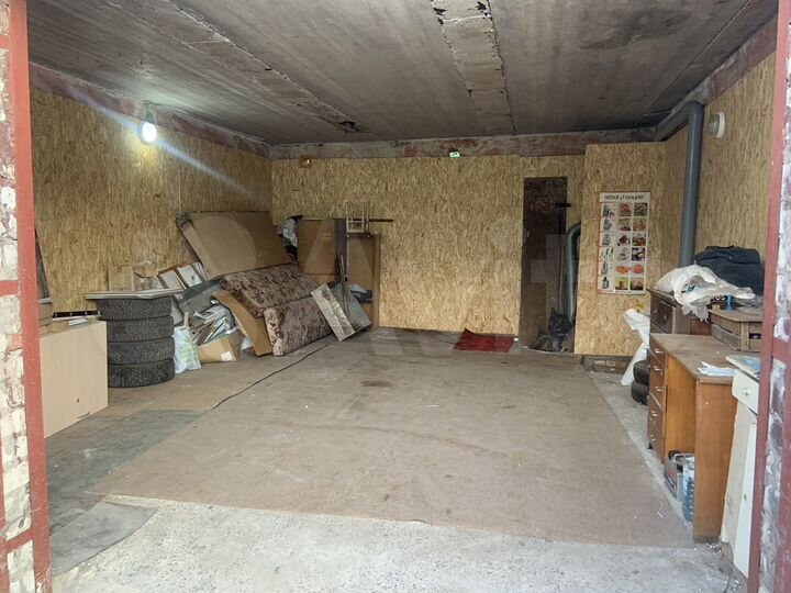 Гараж, > 30 м²