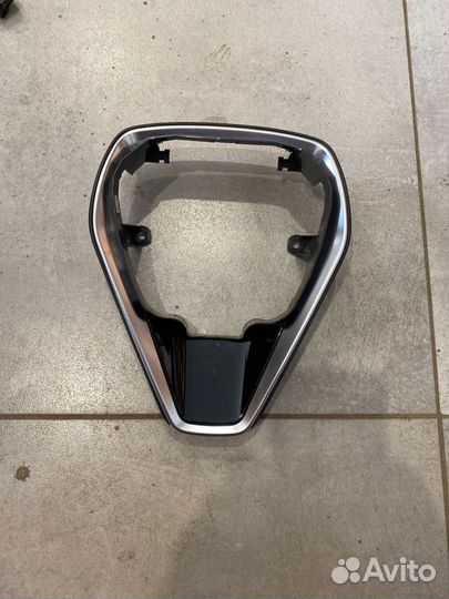 Накладка руля Toyota Camry V70 2grfks 2021