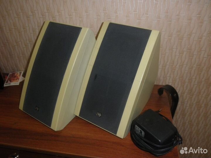 Полочные/напольные компьютерные колонки JS