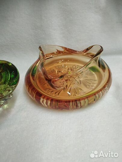 Конфетницы, пепельницы,вазы цветное стекло. Винтаж