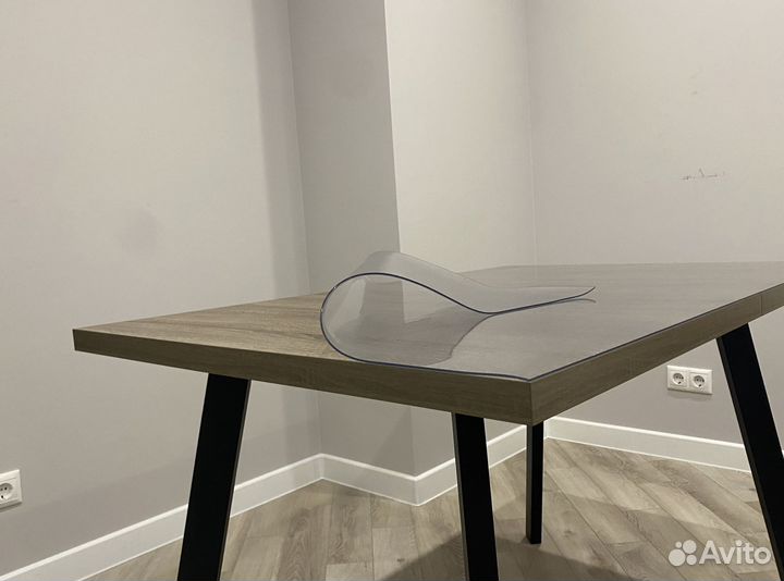 Мягкое стекло для защиты деревянного стола