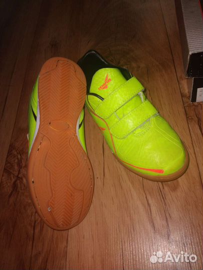 Футбольные бутсы