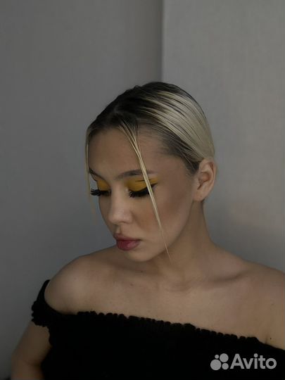Модель на макияж