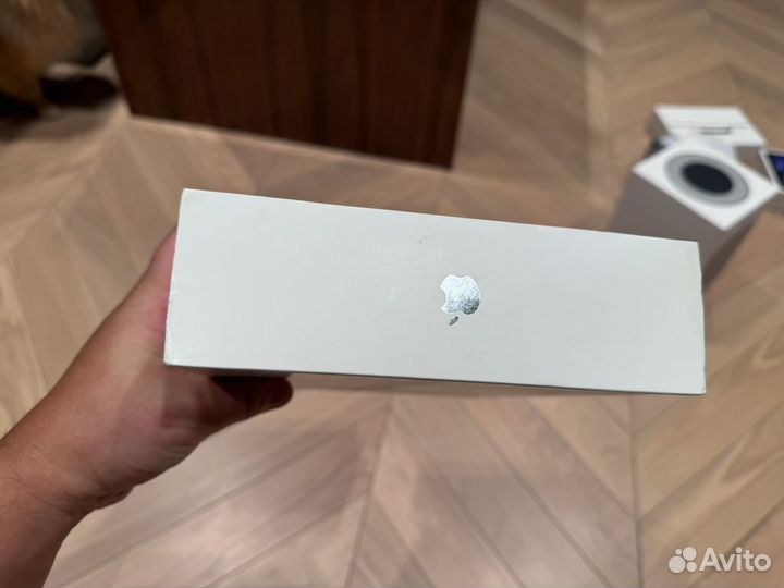 Коробка от iPad Air