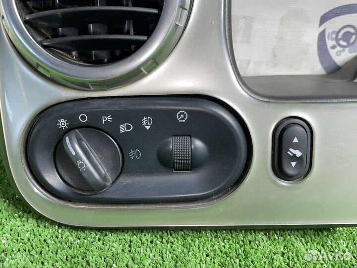 Накладка на панель приборов Ford Expedition 2 U222