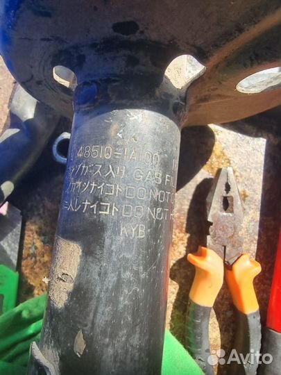 Продам стойки амортизаторов