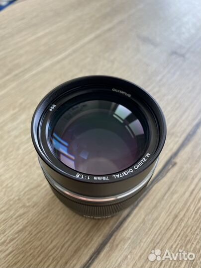 Olympus 75 1.8