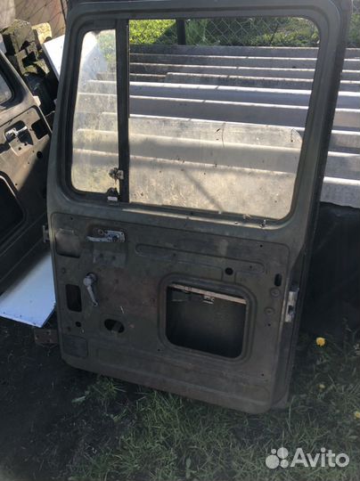 Двери переднии на газон